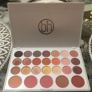 Bh eyeshadow palette